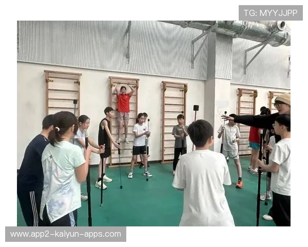 俱乐部引进专业恢复师提升运动员赛后恢复效率，简述恢复训练、比赛的标准