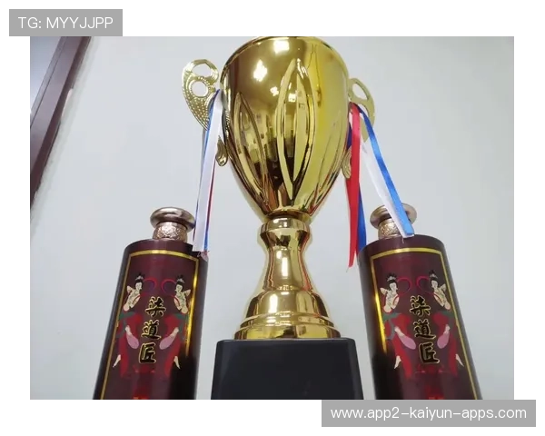 世界羽毛球超级系列赛赛后志愿者成长奖首批颁发，羽毛球世界奖杯